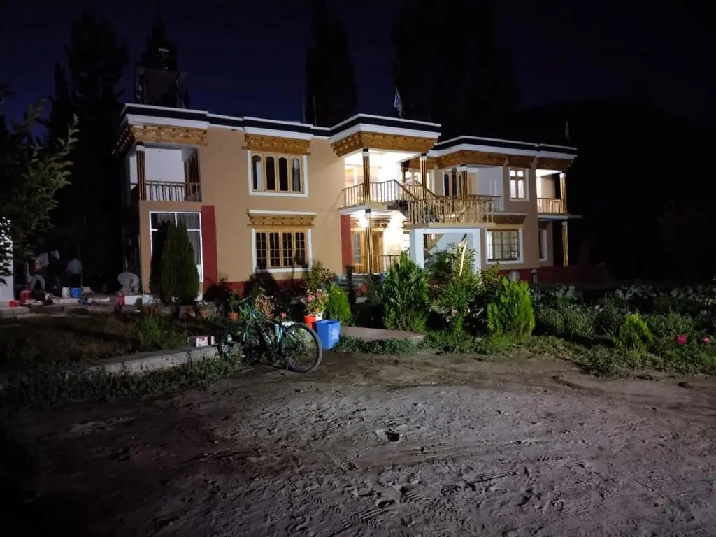 LA-TSAS GUEST HOUSE