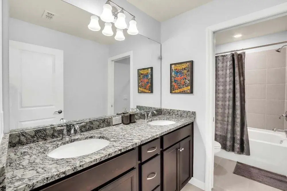 3417lw · Brand New 7 Bedroom With Pool /spa/ Themed, Close