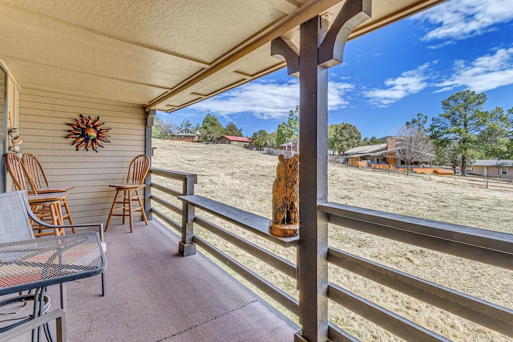 < 2 Mi to Grindstone Lake & Trails! Mtn-view Condo