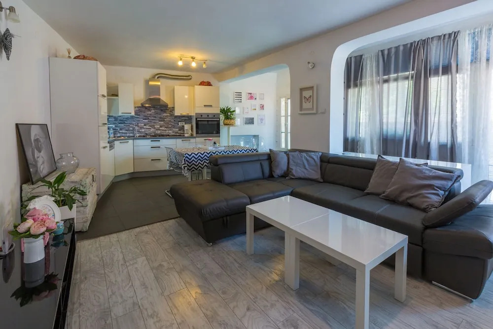 Apartments Kalla
