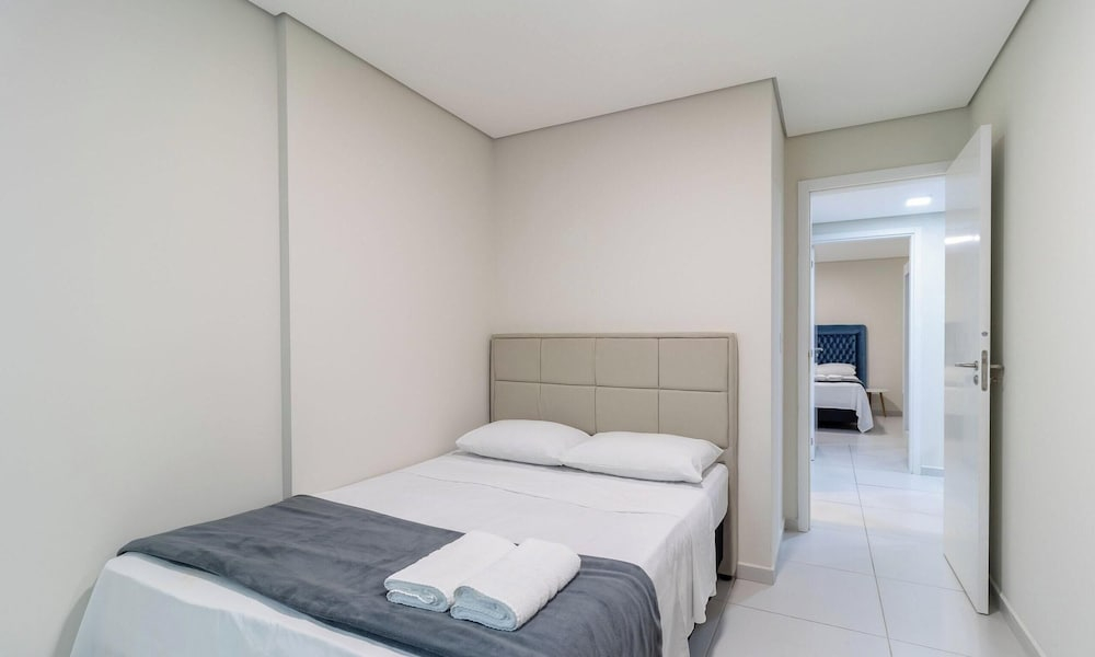 Apt 650m From Ingleses Beach Etd0101