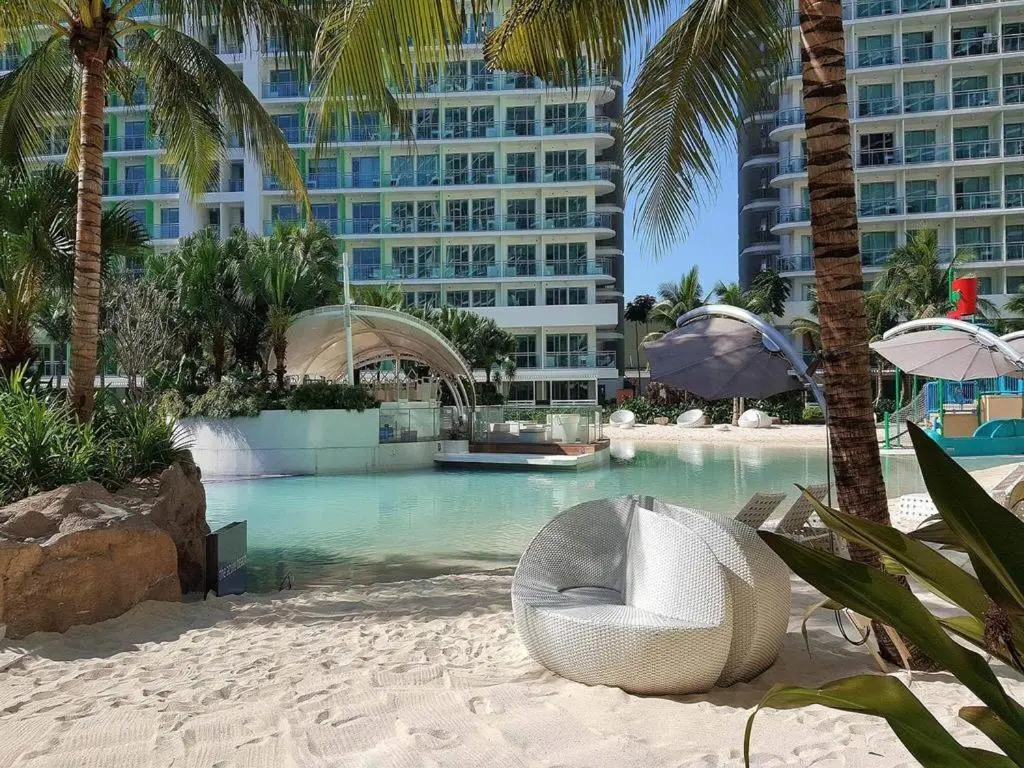 Azure Peaceful and Beachy Staycation