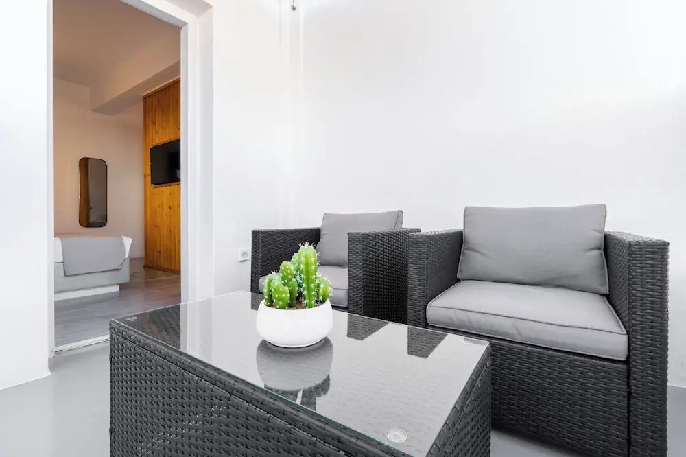Oliva Suites Santorini