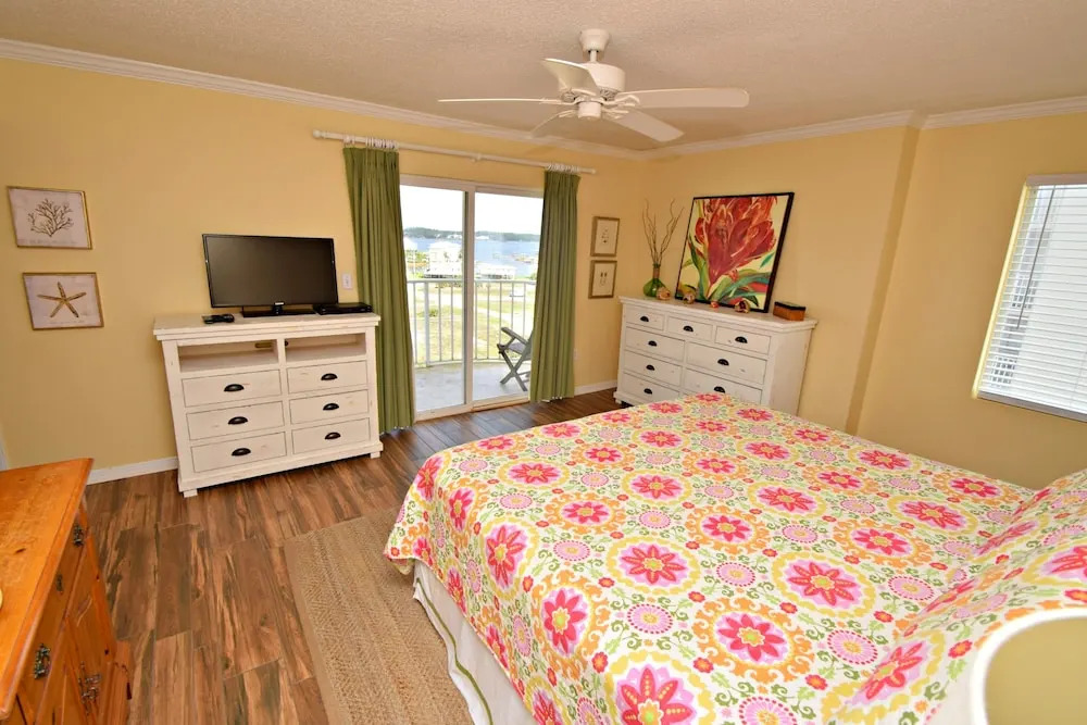Ocean House 1701 3 Bedrooms 3 Bathrooms Condo