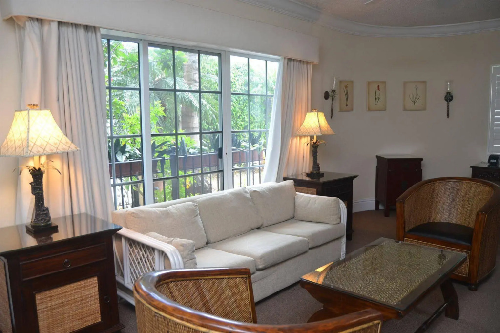 La Casa Hotel