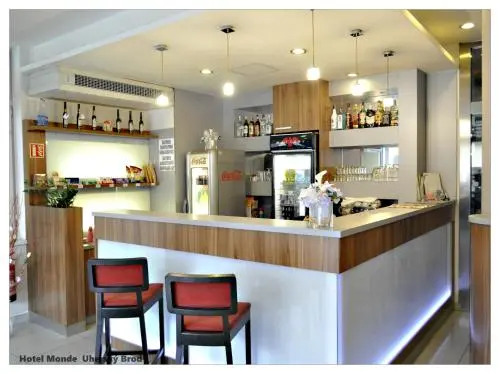 Hotel Monde