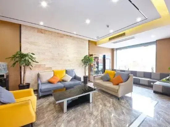 Tongbai Yun Hotel (Huaibei Caoxi Economic Development Zone Branch)