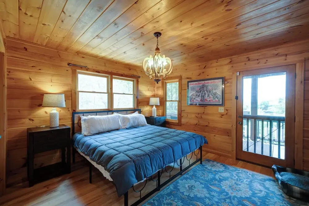 Mountain Haven in the Woods