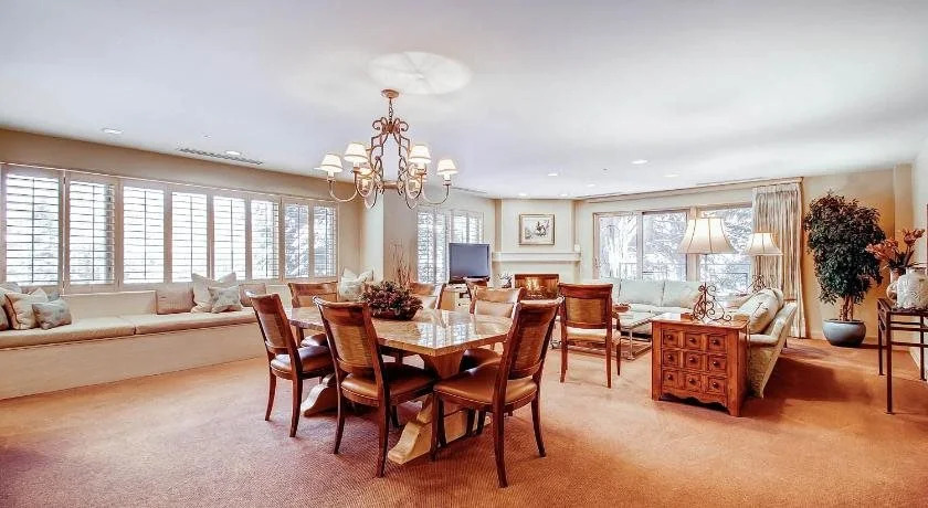 The Galatyn Lodge