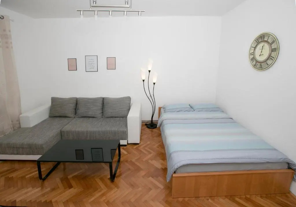 Downtown 3 Bedroom Apartment