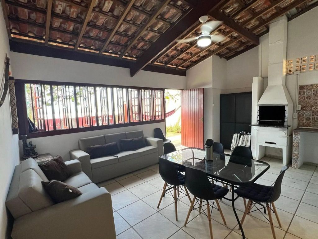 Casa aconchegante pé na areia c/ 5 quartos