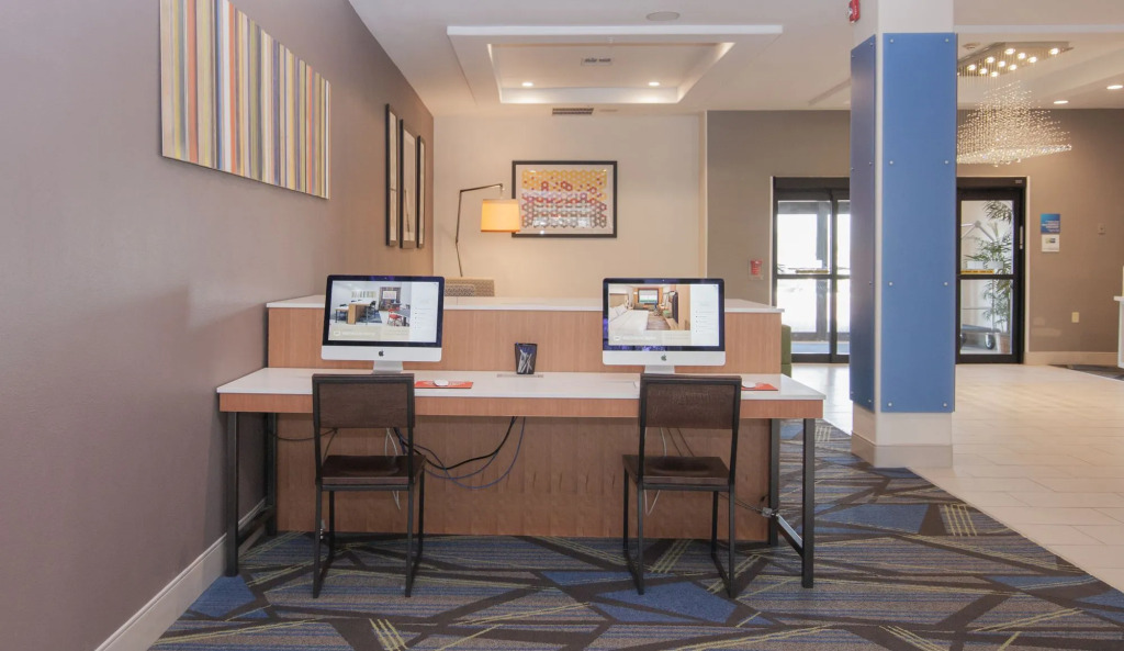 Holiday Inn Express Houston-Alvin by IHG