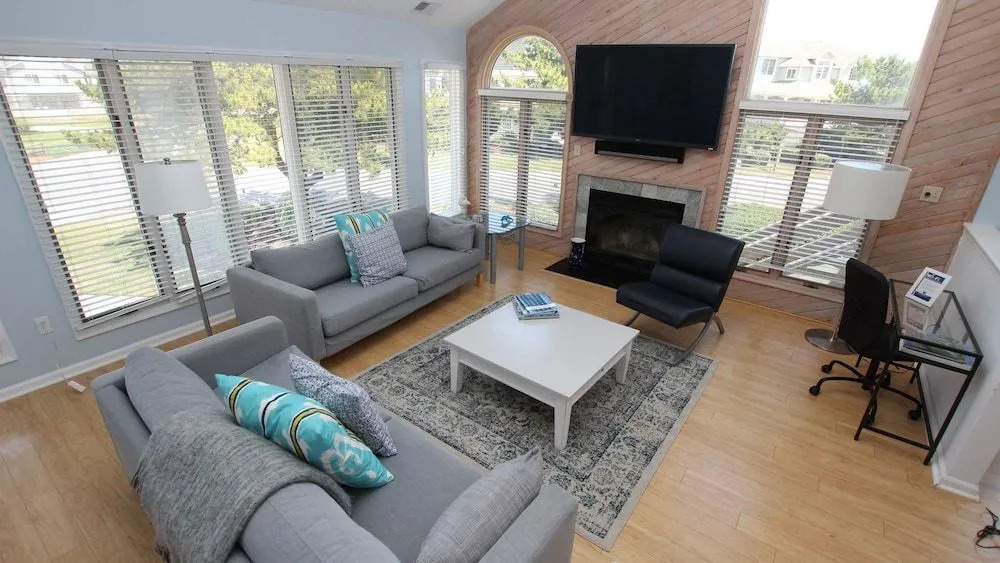 Stella Maris - 4 Br home by RedAwning
