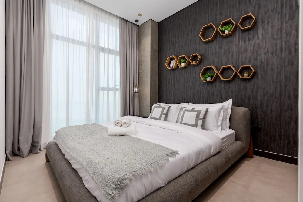 Waves - Seaside Splendor 2BR in Dubai's Business Bay
