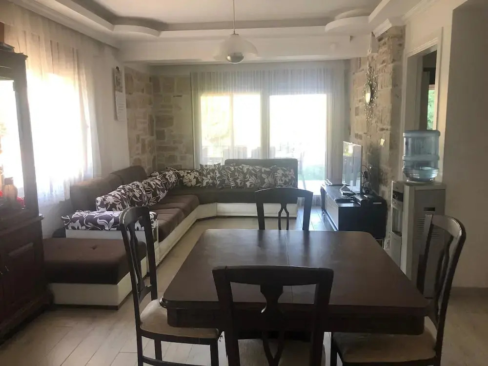 Tas Villa