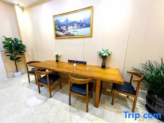 Vienna International Hotel (Dali Xiaguan City)