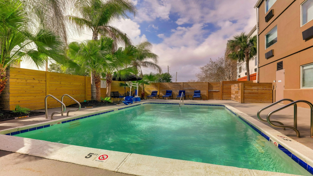Holiday Inn Express Kenner - New Orleans Airport by IHG