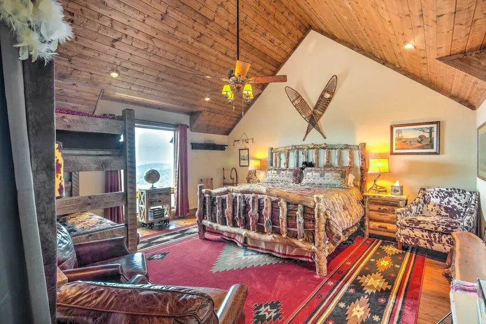 6 Mi to Sapphire Ski! Mtn-view Gem w/ Resort Perks