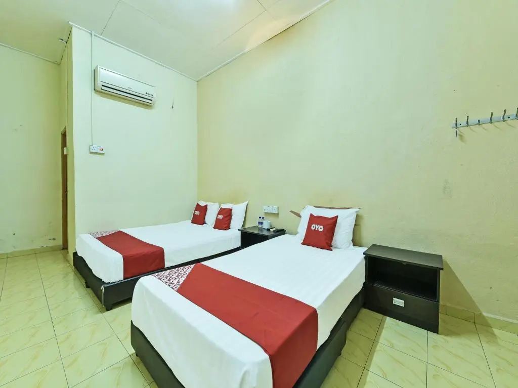 OYO 90706 Empire Inn 2