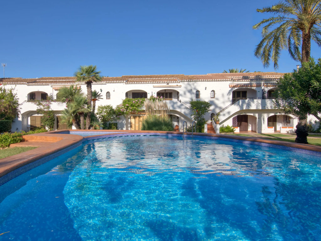 El Palmeral I by Aguilarent