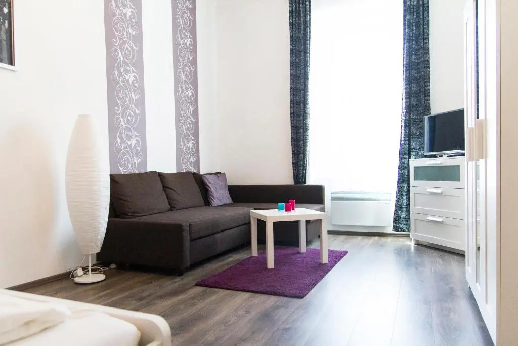 Bright 2br&Ac Apt at Astoria