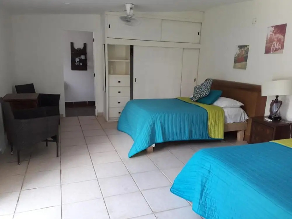 Villa Airport B&B