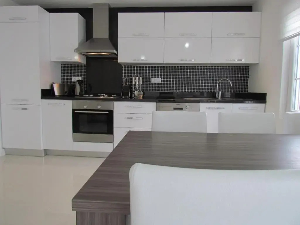 Side Aquamare Residence