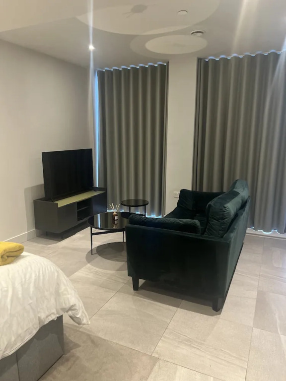 Beautiful Apartment With Excellent Water View