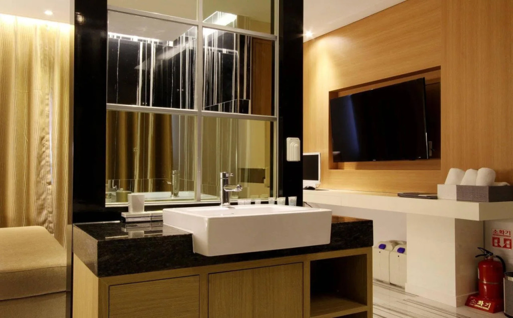 Royal Prime Hotel