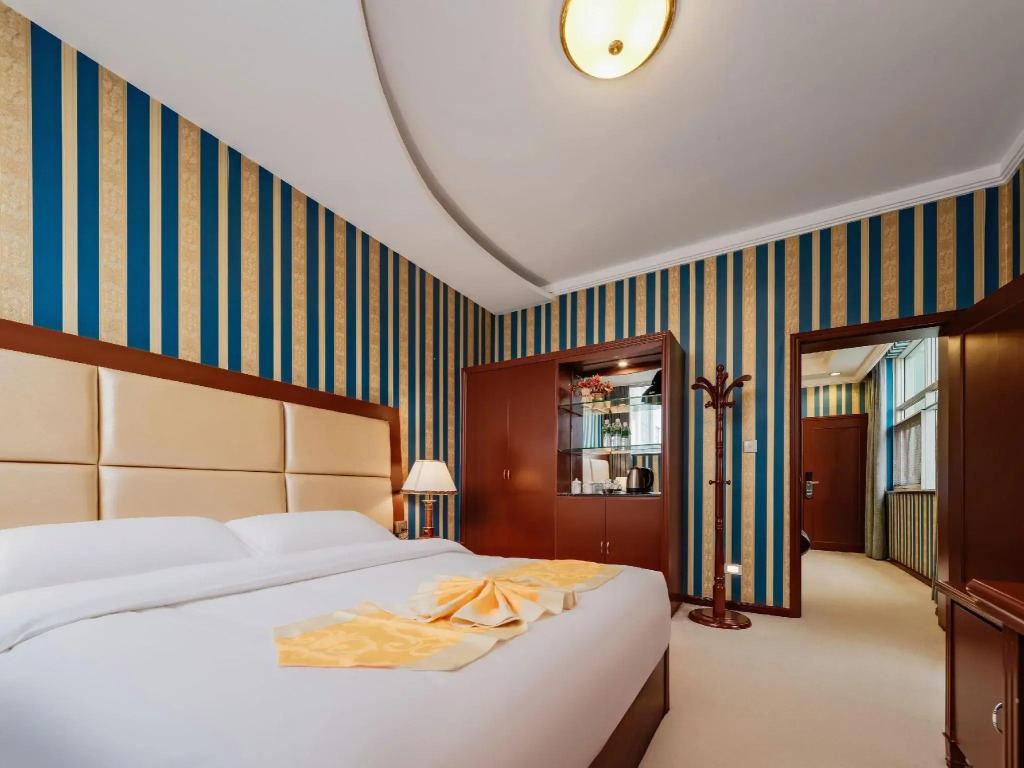 Longma Hotel