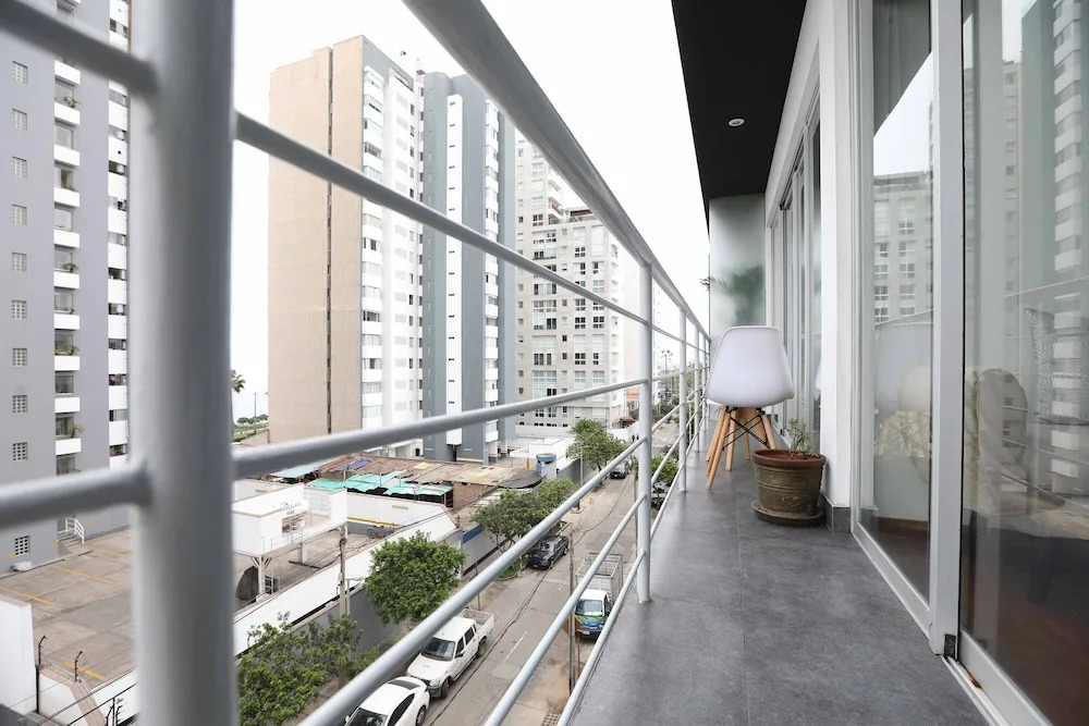 Brand new 2 dorm apt one block from boardwalk