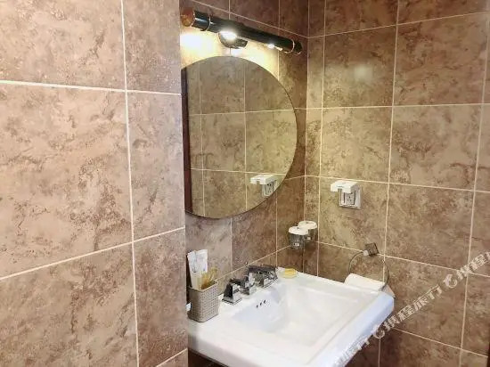 Nenjiang Hotel