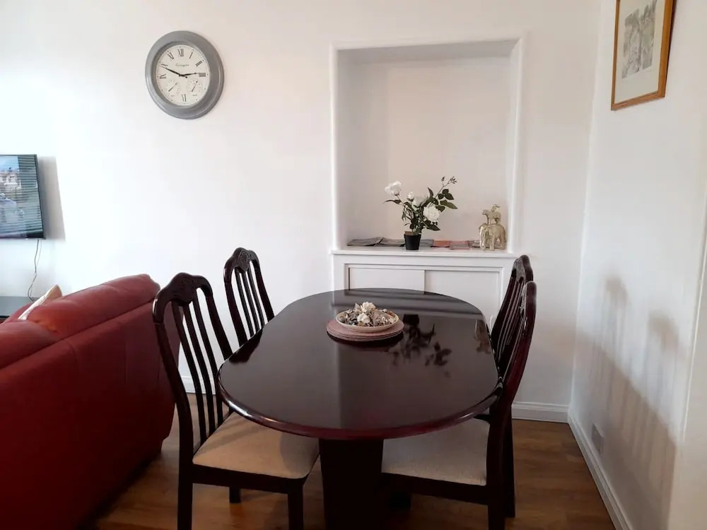 House-3br-garden-parking-near Inverness Castle