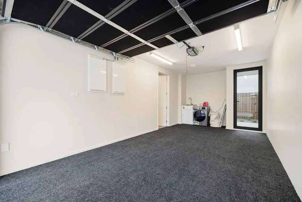 Spacious 3 Bedroom Townhouse - Close to Stadium