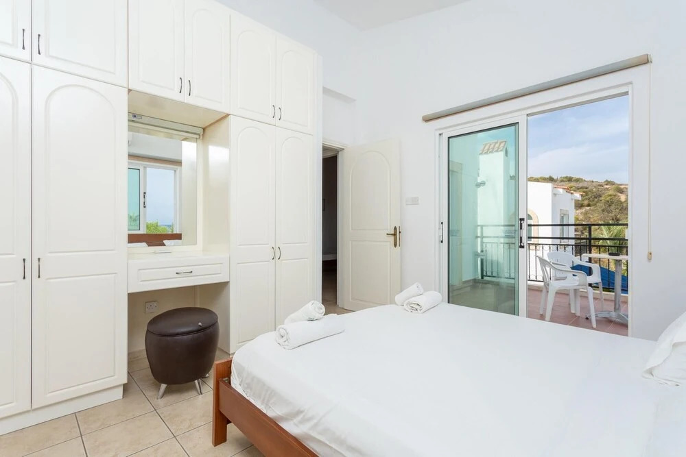 Villa Chrysanthemum Large Private Pool Walk to Beach A C Wifi