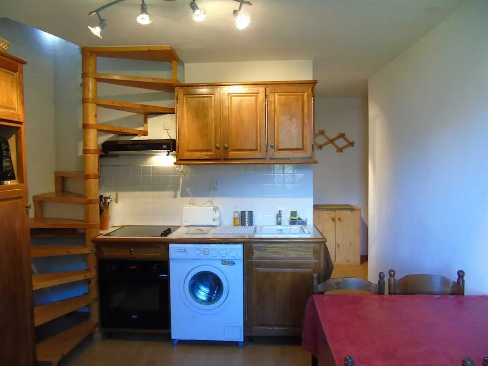 Lou Services Apartment CHAR11 LSI 001