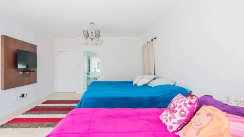 Casa de alto padrão, com 5 suítes, a 50m praia de Barequeçaba