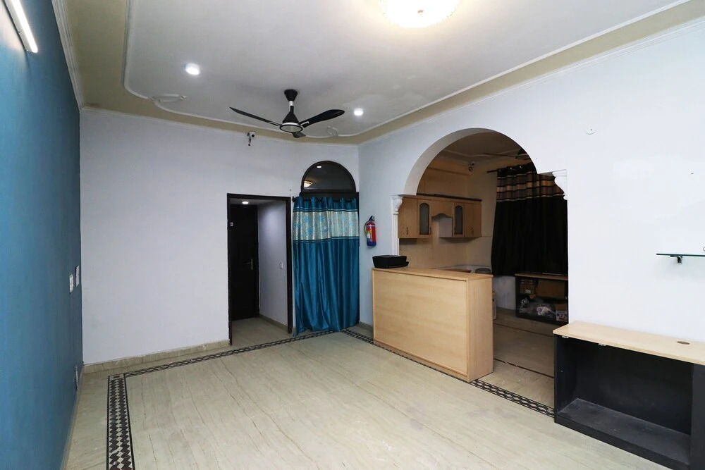 Oyo 42733 Silver Homes
