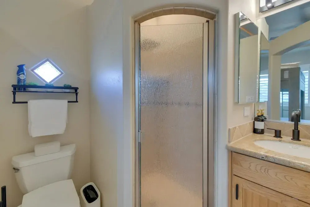 Pool & Rooftop Deck: Luxe Lake Havasu Getaway!