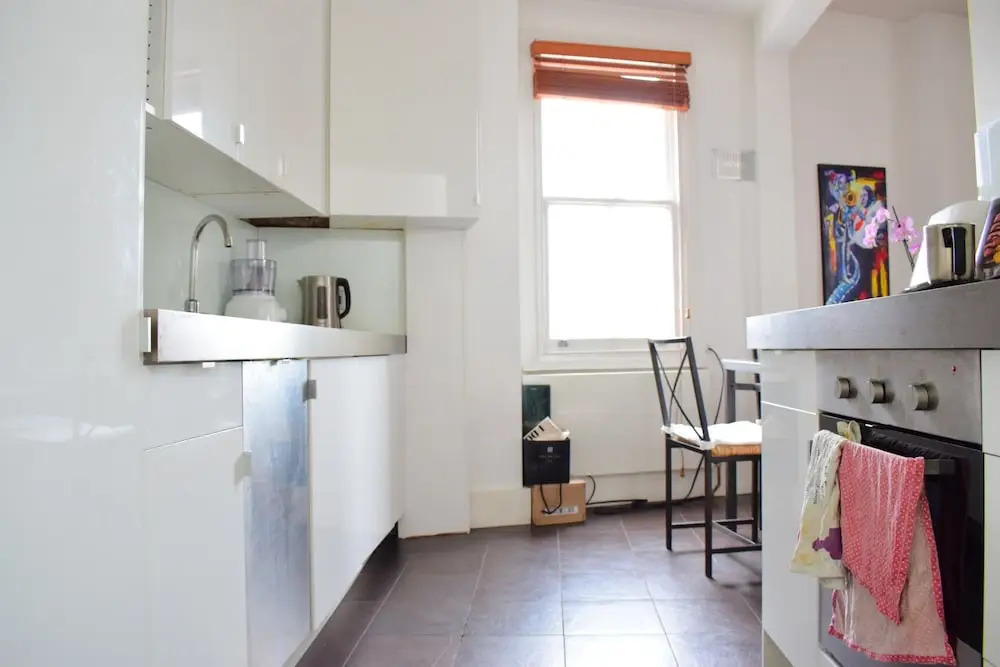 1 Bed Flat With Roof Terrace