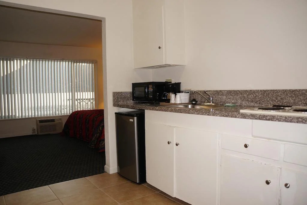 Lake Marina Inn