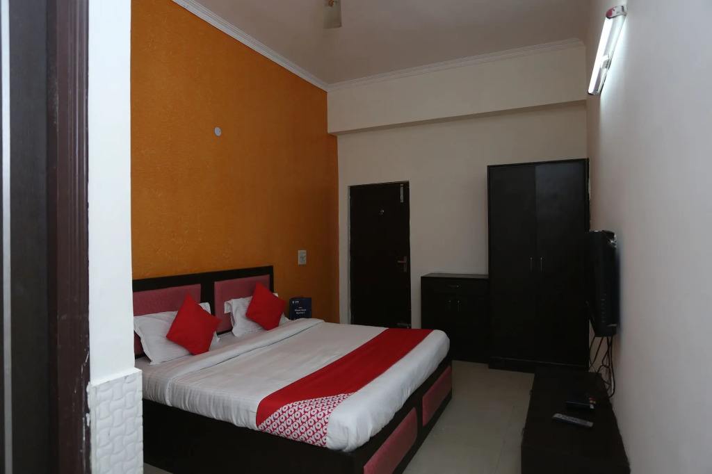 OYO 19664 Aman Hotel