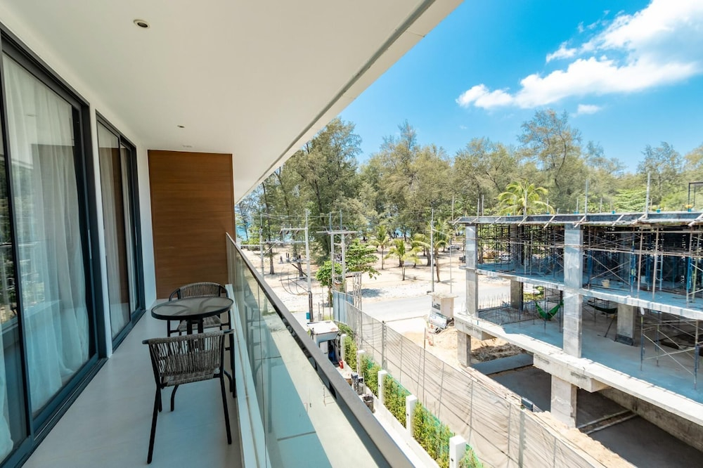 Beachfront Paradise 99 Two Bed Room A5