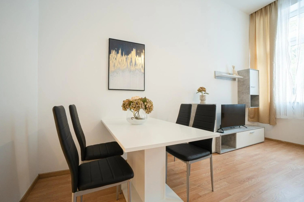 Apartment in the central area. 5 minute's walk to the Danube.