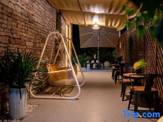 Yue Yunjing | SUNNY HOUSE Vacation Apartment (Libo Xiaoqikong East Gate Ticket Hall)