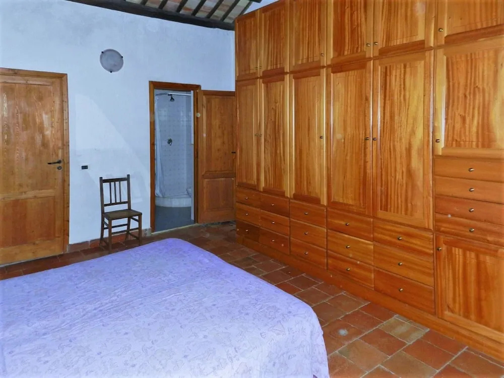 Delightful Holiday Home in Fulgatore With Swimming Pool