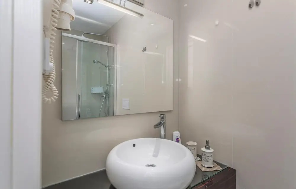 Awesome Home in Malinska With Wifi and 2 Bedrooms