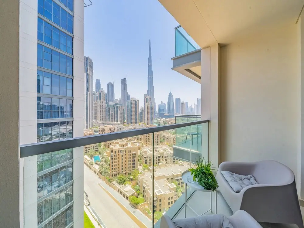 Monty Holiday Home - Serene & Modern Apartment With Burj Khalifa View