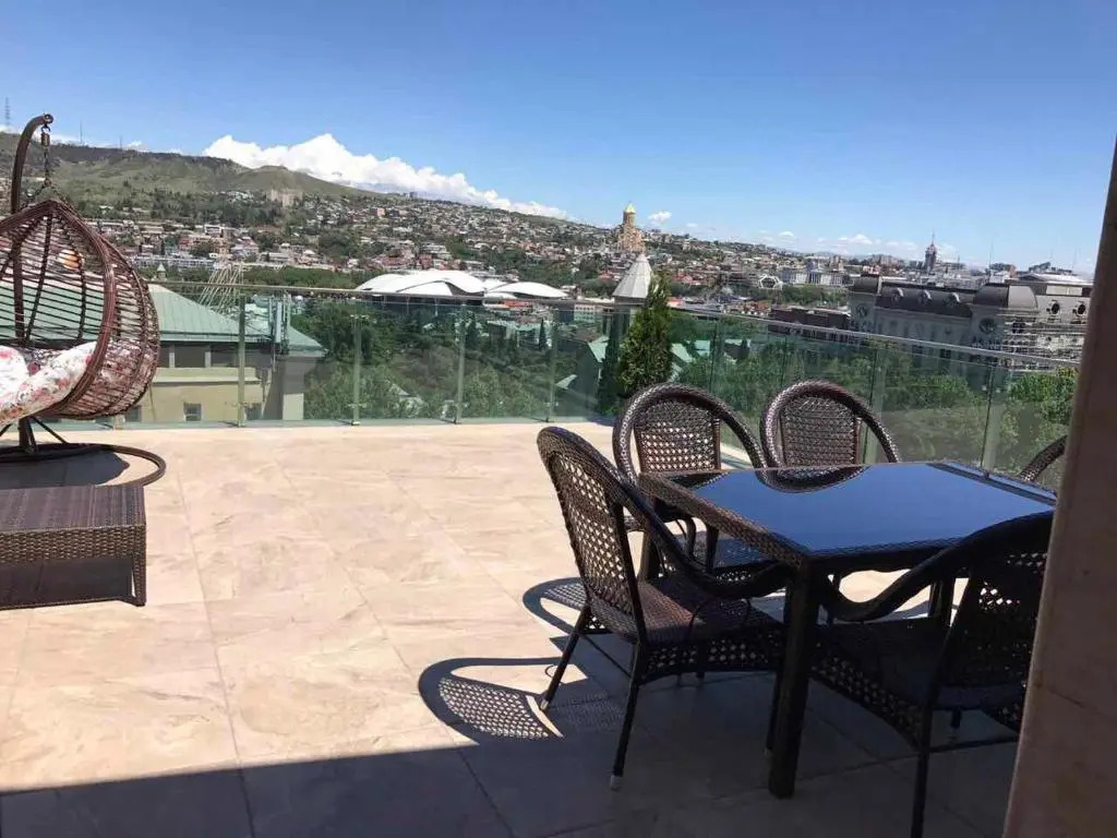 Lesya Apartment with Terrace