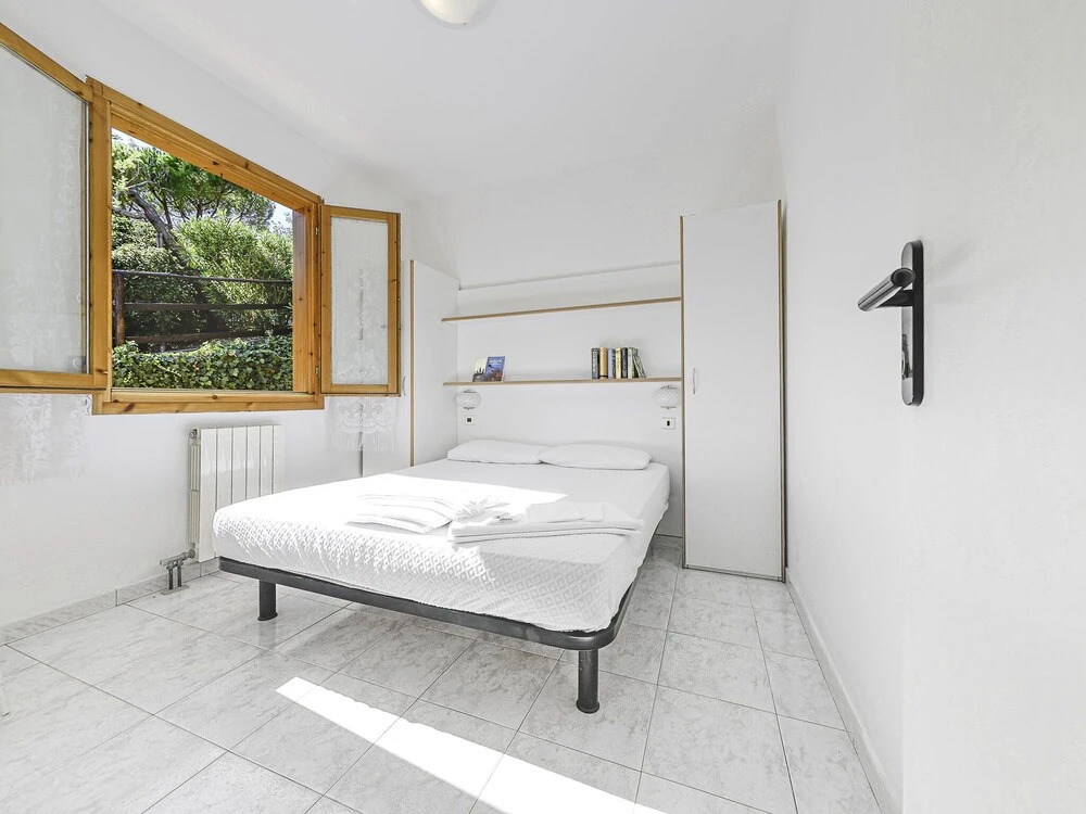 Attractive Bungalow With Covered Terrace Near the Sea